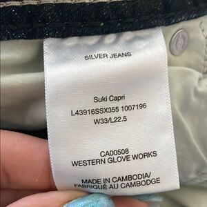 Silver Jeans Suki Capri with Black Trim